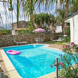 https://villa-con-piscina-cinisi.palermohotels.org